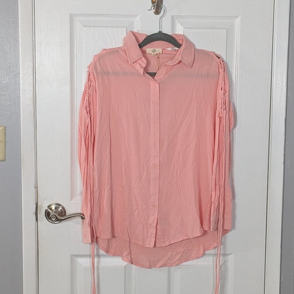 NWT Entro Blouse Top Cutout Sleeve Button Down Lightweight Pink Small